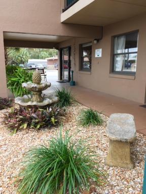 Dinner Bell Motel - Housity