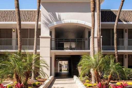Avanti Palms Resort And Conference Center - Housity