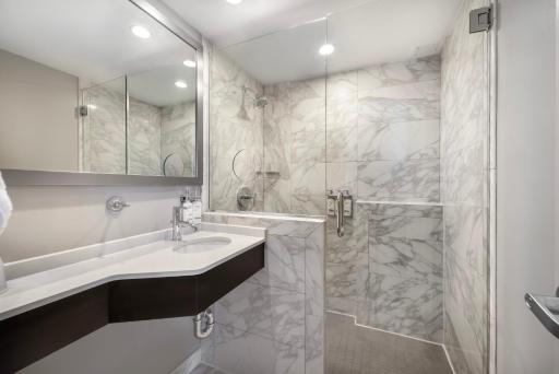 Holiday Inn Express Denver Downtown, an IHG Hotel - Housity