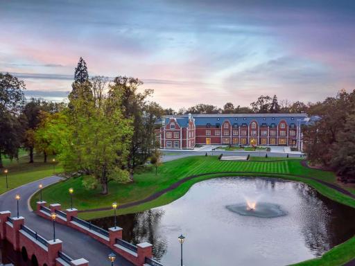 Fairmont Windsor Park - Housity