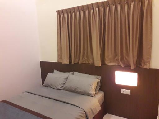De Benz Inn - Housity