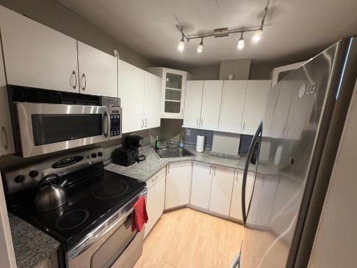 Downtown Big 1 Bedroom #20I - Housity
