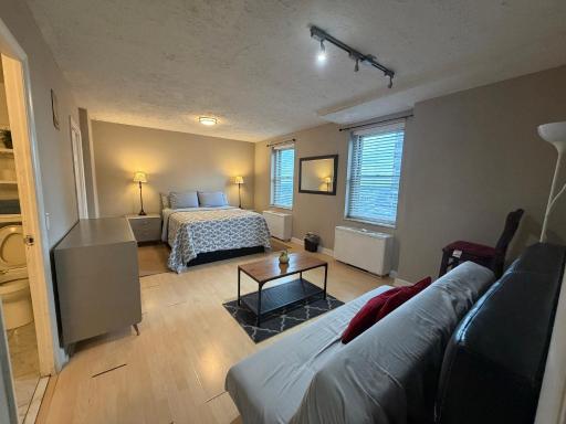 Downtown Big 1 Bedroom #20I - Housity