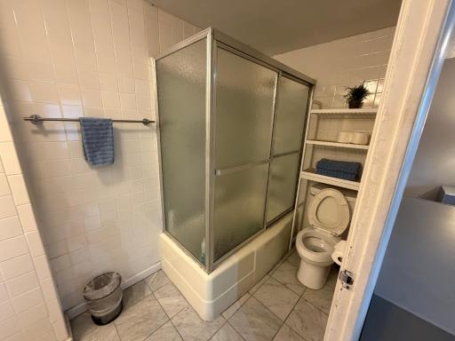 Downtown Big 1 Bedroom #20I - Housity