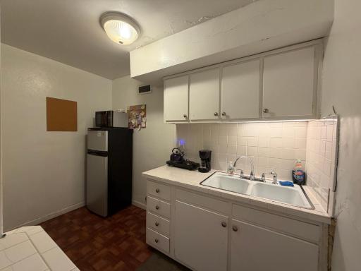 Downtown 1 Bedroom Apt 20L - Housity