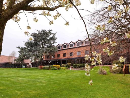 Mercure Hull Grange Park Hotel - Housity
