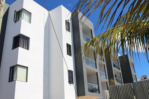 Flic en Flac Beach Penthouse - Housity