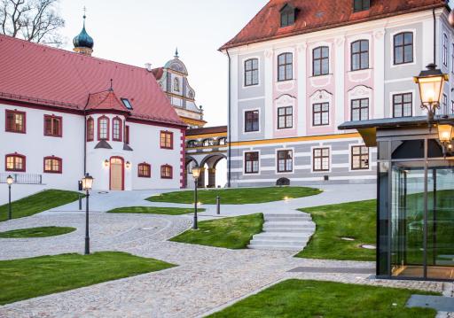 Hotel Schloss Leitheim - Housity