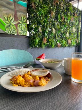 Hotel Doral Inn - Housity