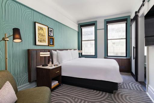 The Algonquin Hotel Times Square, Autograph Collection - Housity