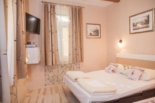 Apartment BARBARA - BOJANA - Housity