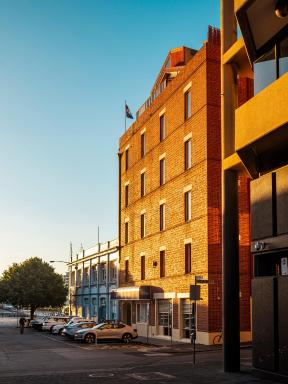 Hobart Waterfront Apartments - Housity