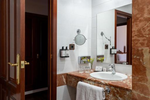 Parador de Las Cañadas del Teide - Housity