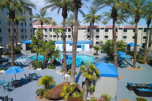Silver Sevens Hotel & Casino - Housity