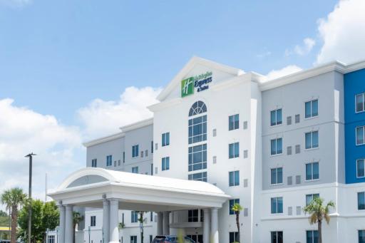 Holiday Inn Express Hotel & Suites Columbia-Fort Jackson, an IHG Hotel - Housity