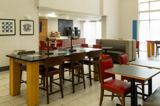 Holiday Inn Express Hotel & Suites Columbia-Fort Jackson, an IHG Hotel - Housity