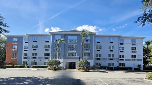 Beach Holiday Inn Express & Suites Clermont SE - West Orlando by IHG - Housity