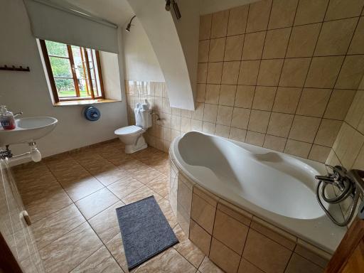 Slunovrat a Montana - Housity