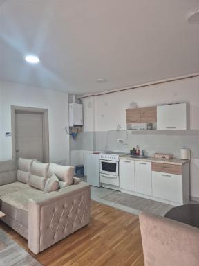 Stan na dan Lux Stara Pazova - Housity
