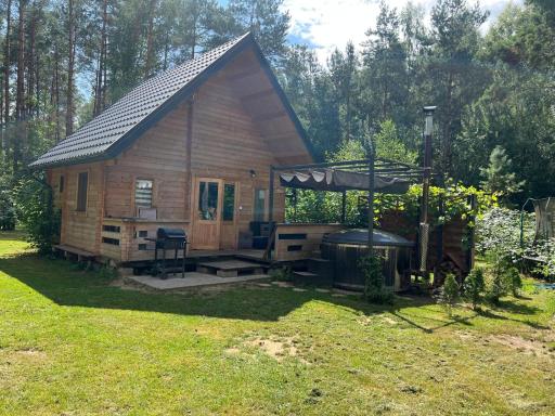 Domek w lesie na Mazurach - Housity