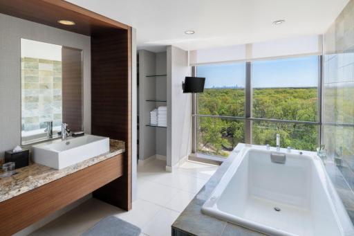 Hyatt Regency O'Hare Chicago - Housity