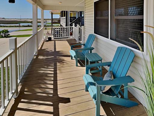 Beach The Driftwood - Housity
