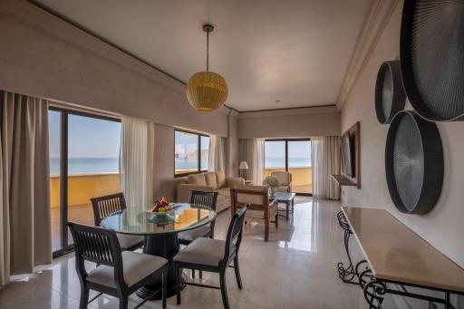 Royal Villas Resort - Housity