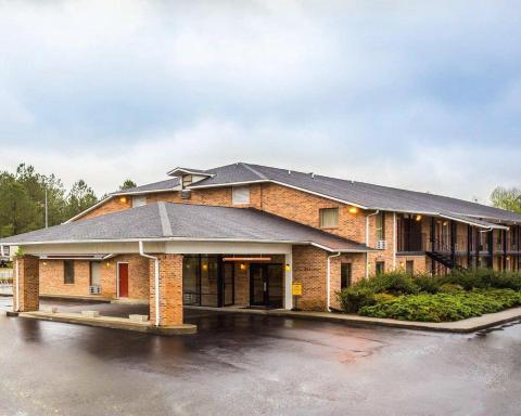 Econo Lodge Inn & Suites Lugoff - Housity