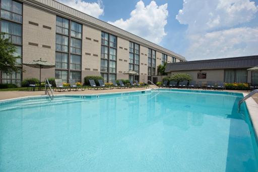 Holiday Inn Cincinnati-Riverfront, an IHG Hotel - Housity