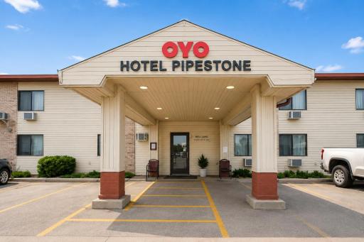 OYO Hotel Pipestone MN, Canterbury Park - Housity