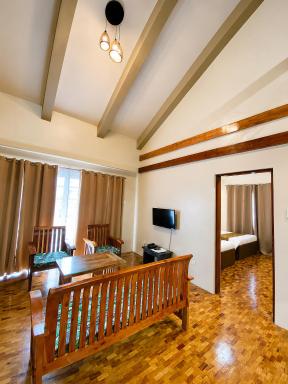 Elliannah Pines Hotel - Housity