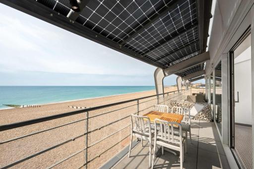 Lancing beach apartment. - Housity