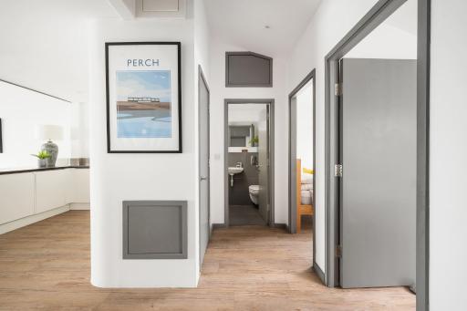 Lancing beach apartment. - Housity