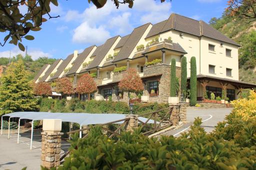 Hotel Restaurant Cal Petit - Housity