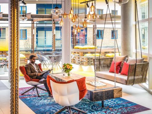 Novotel London Canary Wharf - Housity