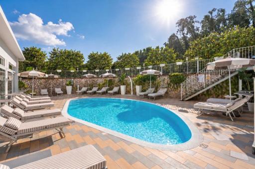 Hotel Capri - Housity