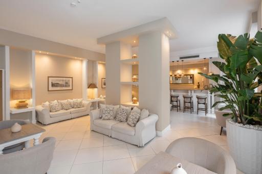 Hotel Capri - Housity