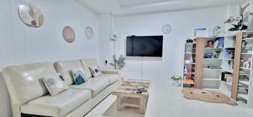 Home Sawasdee 2, ใกล้Safari world - Housity