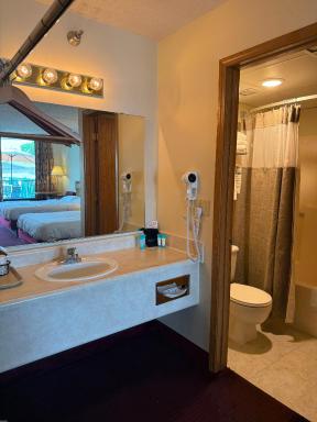 Ozark Valley Inn - Housity