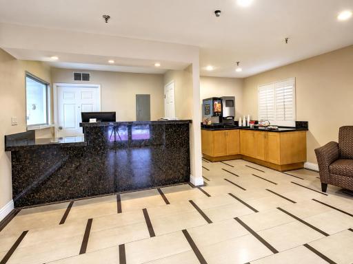 Burbank Inn and Suites - Housity