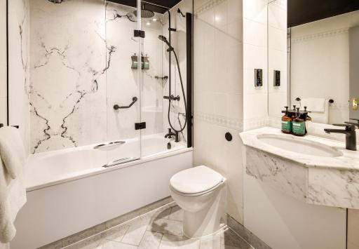 Crowne Plaza Manchester Airport, an IHG Hotel - Housity