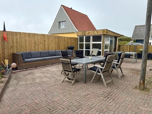 Beach Charming Townhouse In Thyborøn - Housity