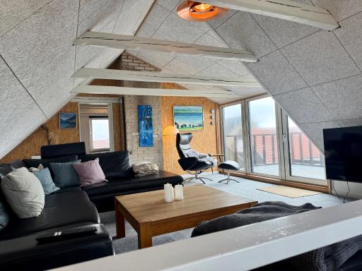 Beach Charming Townhouse In Thyborøn - Housity