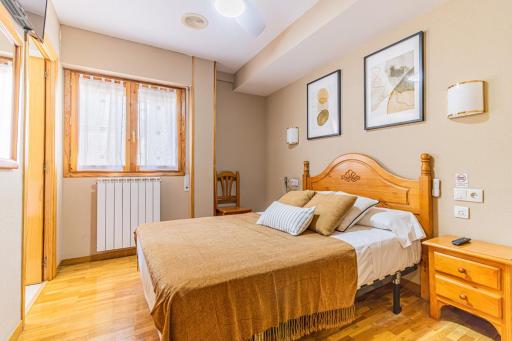 Hostal Valle De Tena - Housity
