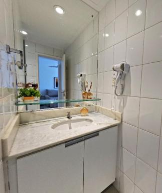 Exclusivo Quarto e Sala na Praia da Barra em Salvador - Concept House Brazil - Housity