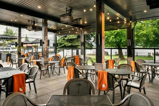 Travel Proud Delta Hotels by Marriott Sault Ste. Marie Waterfront - Housity