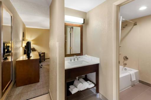 Comfort Inn Newport News-Williamsburg East - Housity
