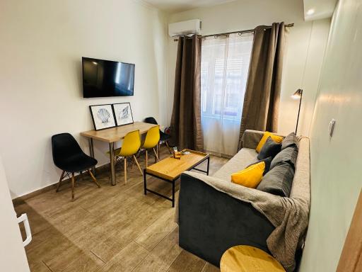 Royal Blue Grand Suite No 2 - Housity