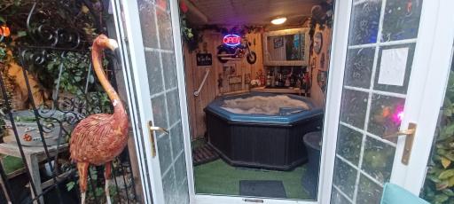 Chalet with hot tub room - Housity