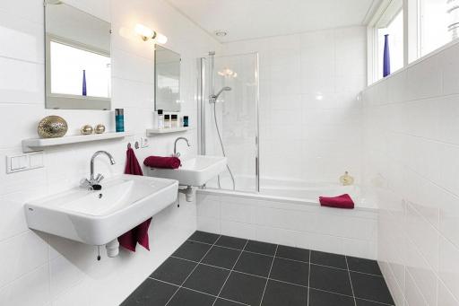 Private Beach Summio Villapark Akenveen - Housity